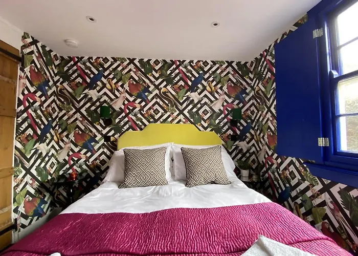Birdcage Heritage Cottage - City Centre Vibrant Brighton